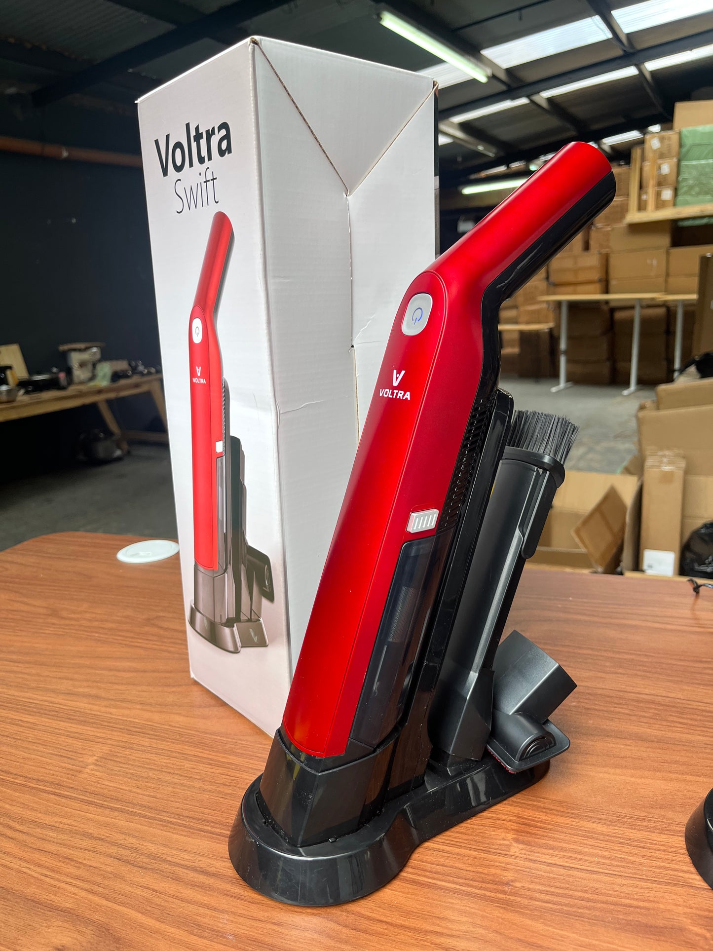 Aspiradora Voltra Swift | Alta Potencia - Filtro HEPA Metálico - Base de Carga